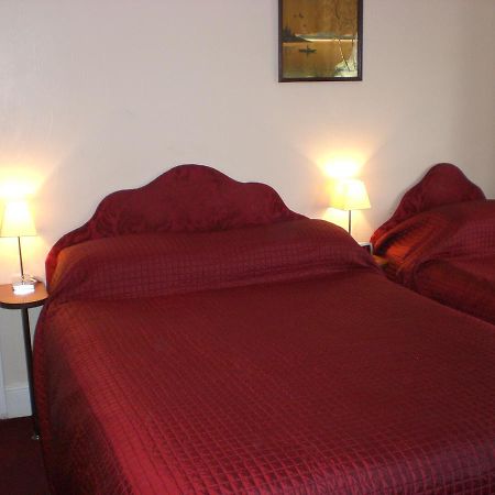 Melville Lodge Gatwick Horley Room photo