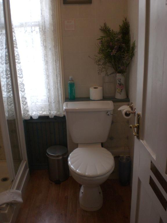 Melville Lodge Gatwick Horley Room photo